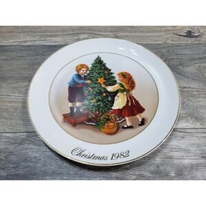 Avon 1982 Christmas Memories 2nd Edition 22K Gold Trim Collection Plate Japan